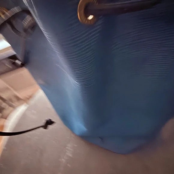 SUNDAY PRICE DROP! Louis Vuitton Blue Epi Leather Drawstring Hobo Bag - Picture 7 of 12